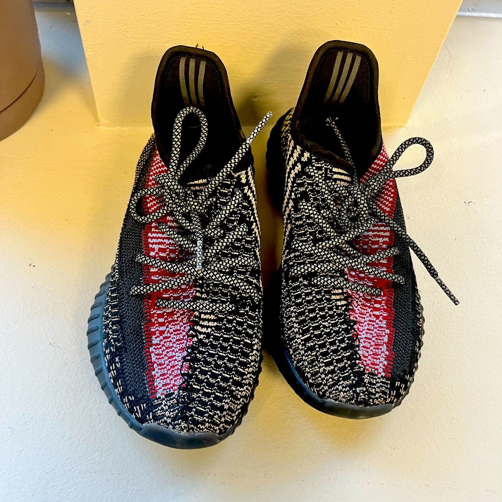 Little Kid Yeezy Boost 350 v2